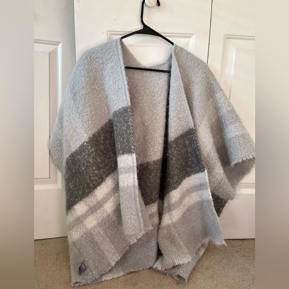 Fuzzy Plaid Shawl Aerie ONE SIZE